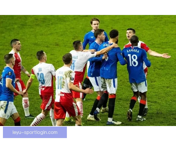 拉明怒斥裁判决定 杰拉德·马丁解围未被罚红引发激烈争议